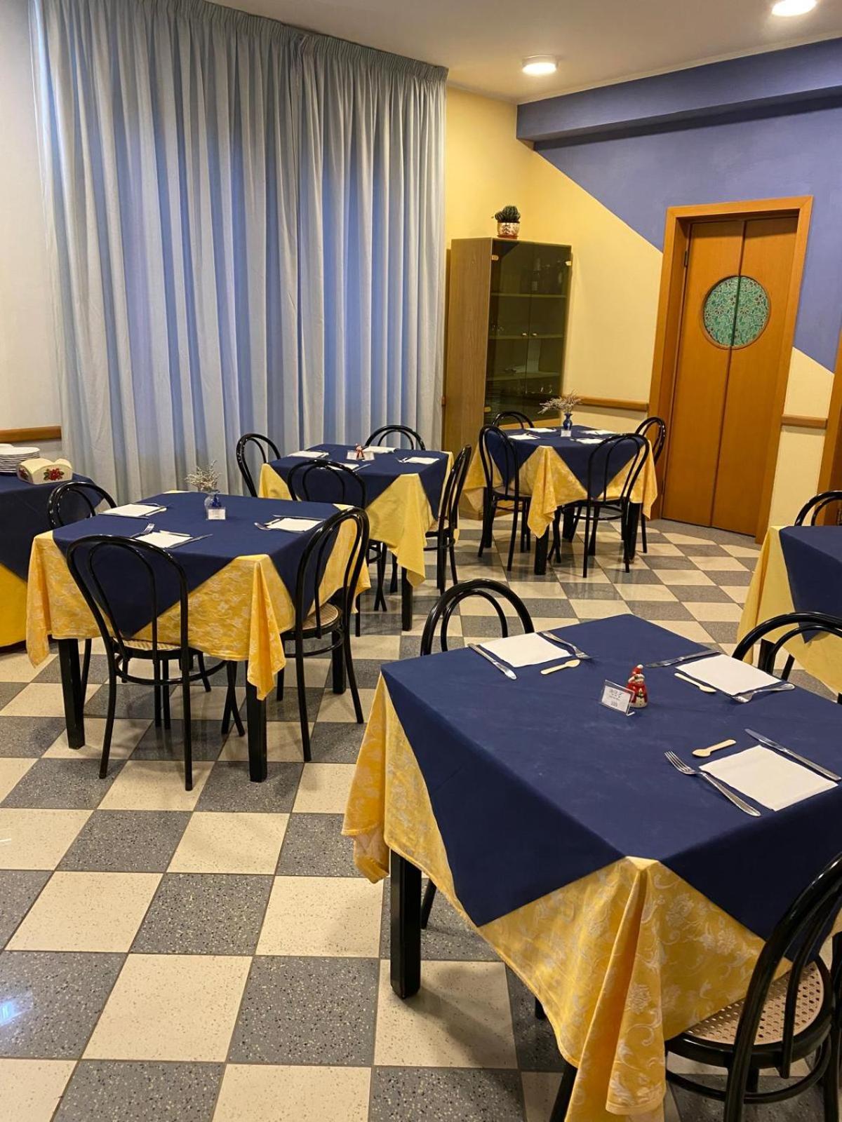 Hotel Ferrara Chianciano Terme Ngoại thất bức ảnh